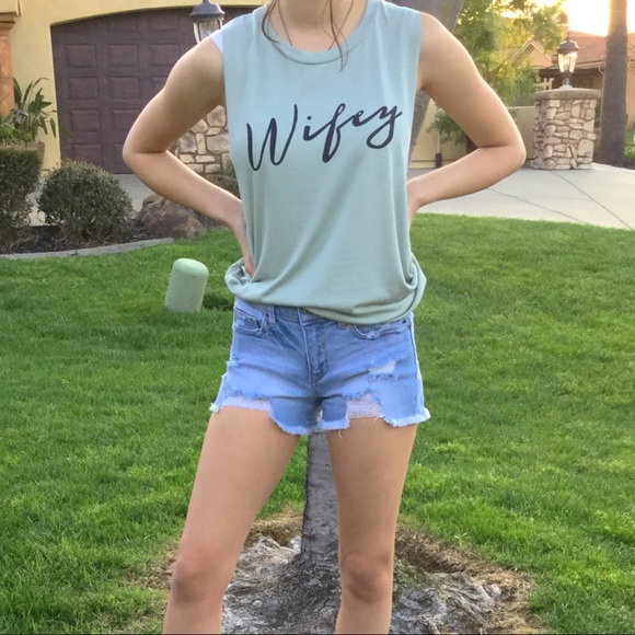 CLEARANCE‼️5 🌟 Wifey Tank - Picture 5 of 5